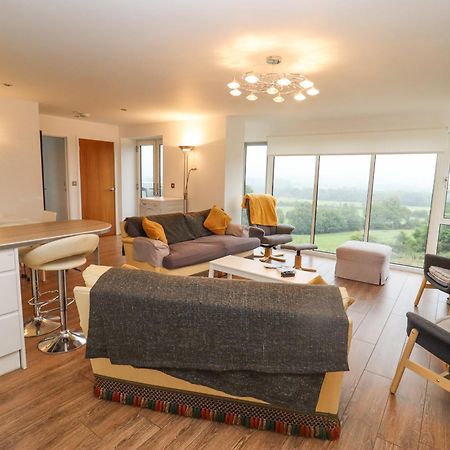 Beautiful Cotswold View Apartman Bourton-on-the-Water Kültér fotó